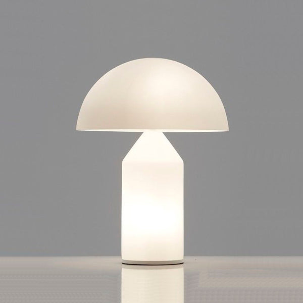 Lámpara de Mesa Atoll by Oluce - Modelo Pequeño en Vidrio, Elegancia Compacta y Luz Difusa