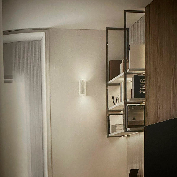 Applique da Parete Doppia Emissione in Gesso Verniciabile 854 – ISYLUCE | Design Moderno a Luce Su e Giù