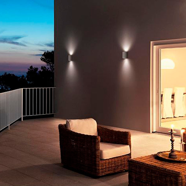Faretto da Esterno a Parete con Doppio Fascio 310 - 311 – Isyluce | Eleganza Compatta e Protezione IP54