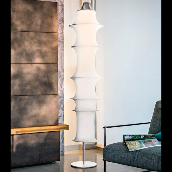 Lámpara de pie Artemide Falkland – Diseño de Bruno Munari