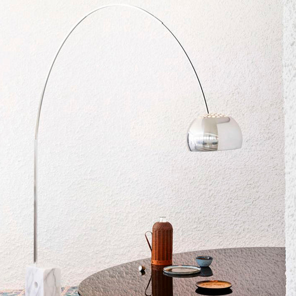 Lámpara de pie Flos Arco - Diseño icónico de Achille y Pier Giacomo Castiglioni