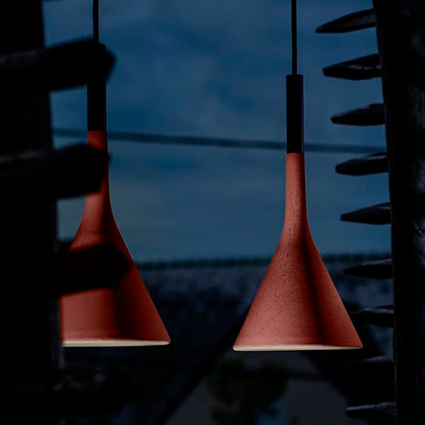 Aplomb Outdoor di Foscarini – La luce che scolpisce l’eleganza all’aperto