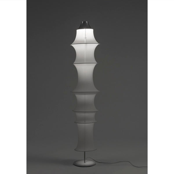 Lámpara de pie Artemide Falkland – Diseño de Bruno Munari