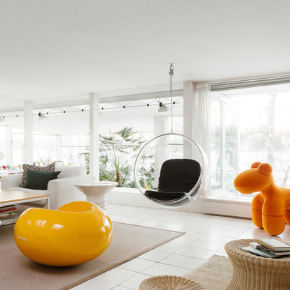 Sillón Eero Aarnio Pastil: diseño futurista y comodidad atemporal