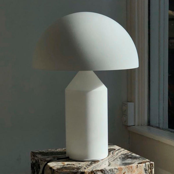 Lámpara de Mesa Atoll by Oluce - Modelo Grande, Elegancia Atemporal