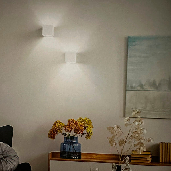 Applique da Parete Doppia Emissione in Gesso Verniciabile 848 – ISYLUCE | Design Moderno a Luce Su e Giù