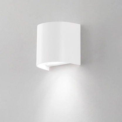 Faretto da Esterno a Parete con Emissione Verso il Basso 323 - 322 – Isyluce | Eleganza e Protezione IP54