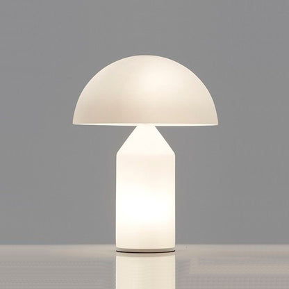 Lámpara de Mesa Atoll by Oluce - Modelo Pequeño en Vidrio, Elegancia Compacta y Luz Difusa