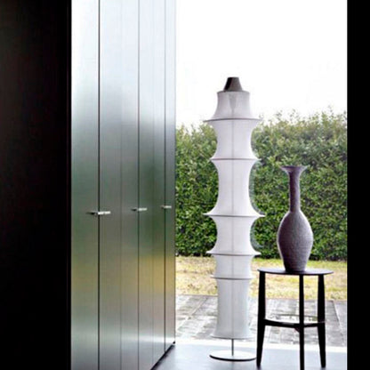 Lámpara de pie Artemide Falkland – Diseño de Bruno Munari