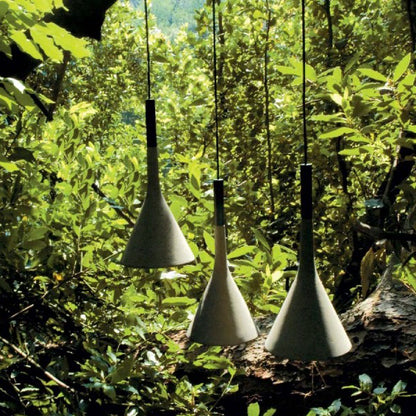 Aplomb Outdoor di Foscarini – La luce che scolpisce l’eleganza all’aperto