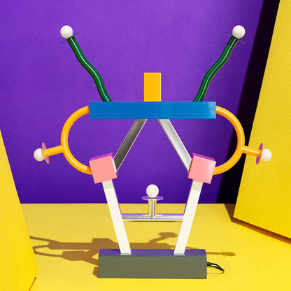 Lámpara de mesa Memphis Ashoka - Diseño icónico de Ettore Sottsass