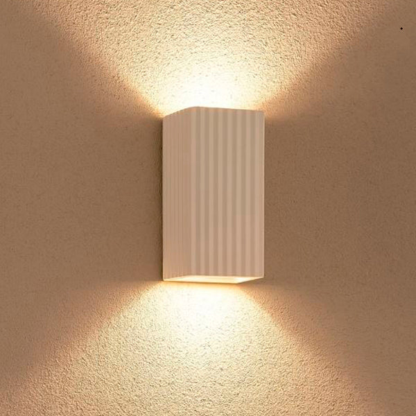 Applique da Parete Doppia Emissione in Gesso Verniciabile 855 – ISYLUCE | Design Moderno a Luce Su e Giù