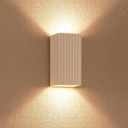Applique da Parete Doppia Emissione in Gesso Verniciabile 855 – ISYLUCE | Design Moderno a Luce Su e Giù