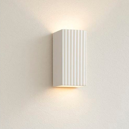 Applique da Parete Doppia Emissione in Gesso Verniciabile 855 – ISYLUCE | Design Moderno a Luce Su e Giù