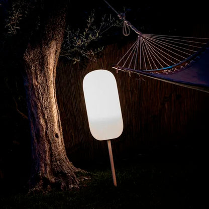 Artemide Gople Outdoor Bollard Una lanterna contemporanea che accarezza la notte