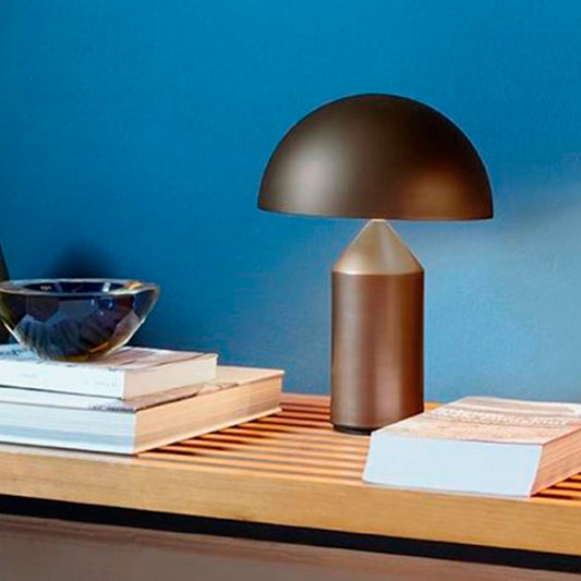 Lámpara de Mesa Atollo de Oluce - Modelo Pequeño en Metal, Elegancia Geométrica y Funcionalidad