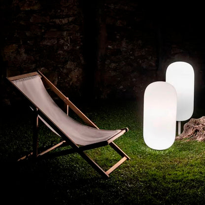 Artemide Gople Outdoor Bollard Una lanterna contemporanea che accarezza la notte