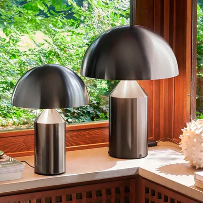 Lámpara de mesa Atollo di Oluce - Modelo mediano en metal, elegancia geométrica y atemporal