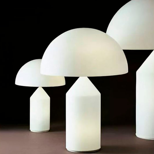 Lámpara de mesa Atollo Glass Medium Model de Oluce - Elegancia geométrica y atemporal