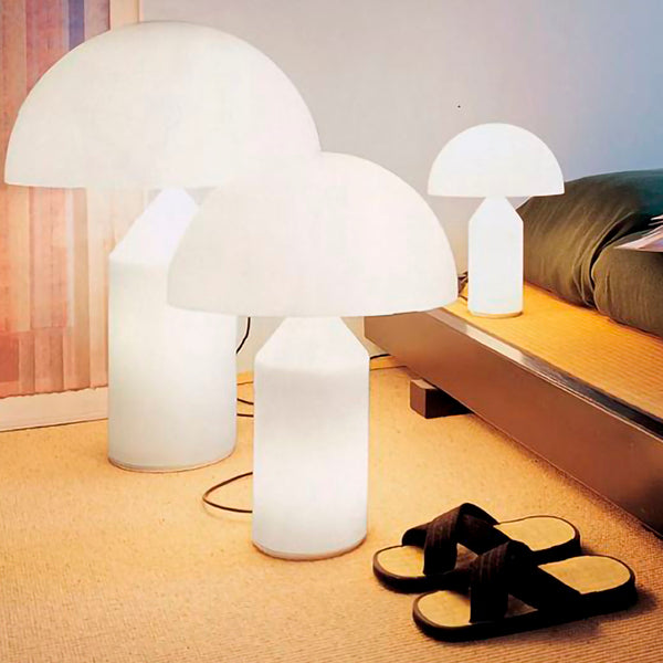 Lámpara de Mesa Atoll by Oluce - Modelo Grande, Elegancia Atemporal